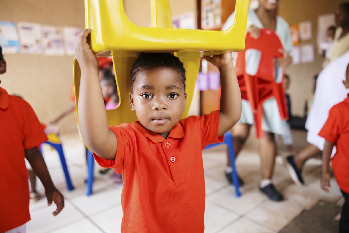 A SmartStarter working with young children
